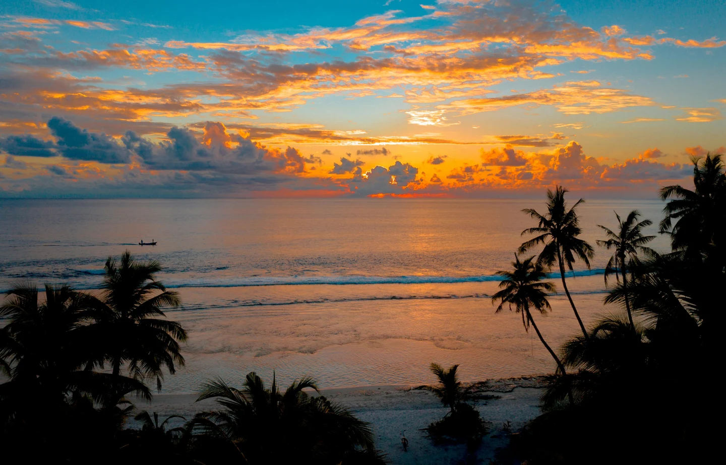 Lakshadweep honeymoon travel guide for couples from Chennai planning a romantic island getaway